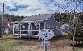 Family Ties Vacation Home - Greenham House